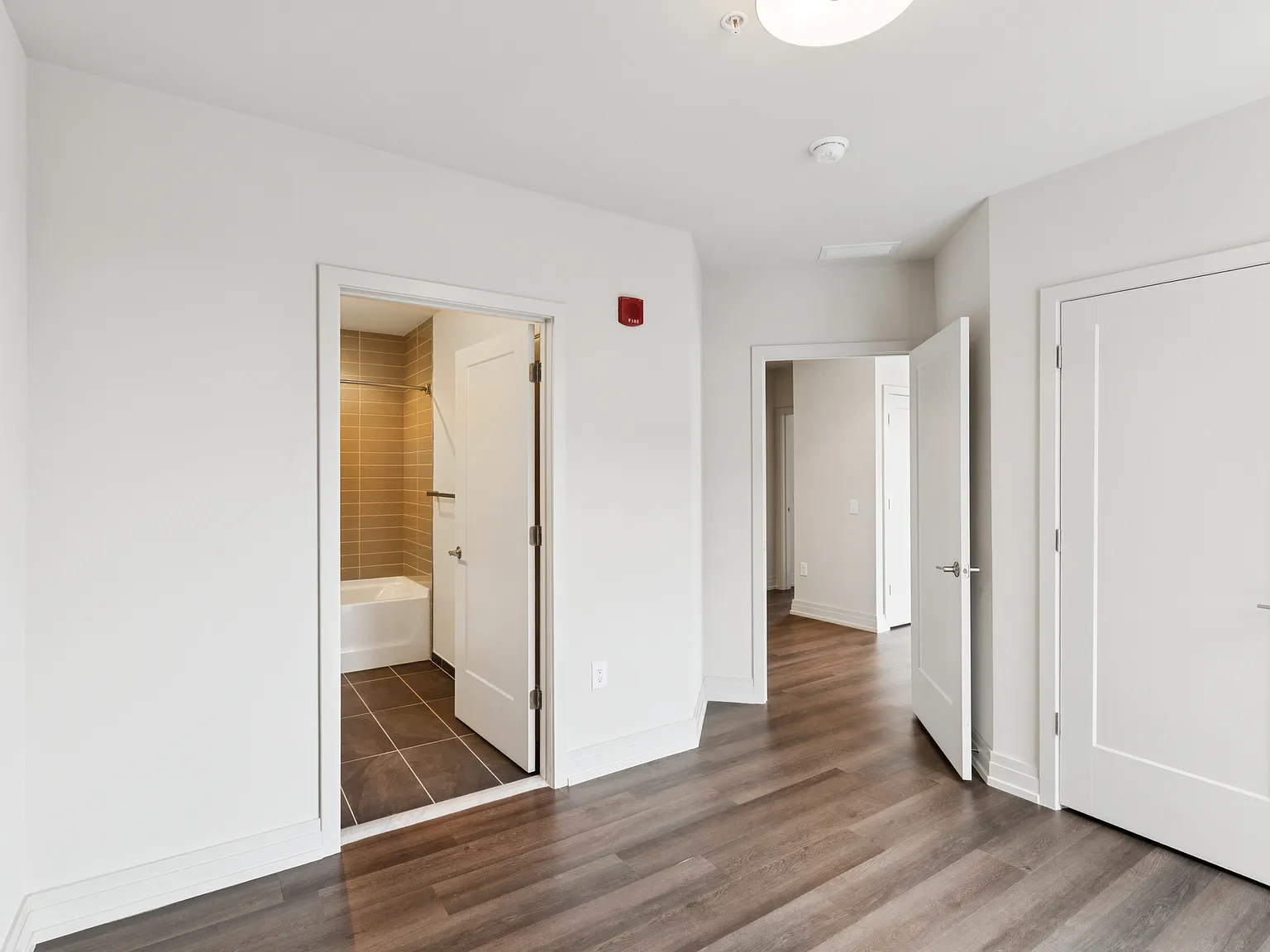 Park Morton Apartments — Photo 2