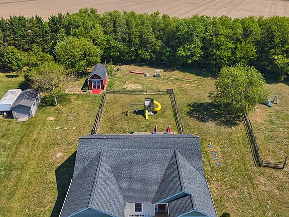 4th image of 23283 Magnolia Hills Rd