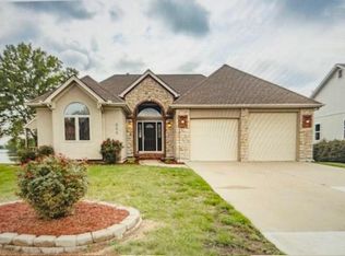 300 S Lakeshore Dr, Raymore, MO 64083