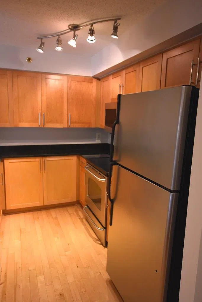 7500 Woodmont Ave — Photo 3