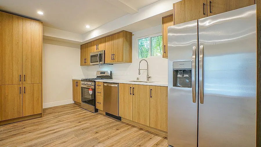 2 bed, 2.0 bath, 900 sqft, $2,900 — Photo 2
