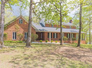 986 Twin View Cir, Selmer, TN 38375