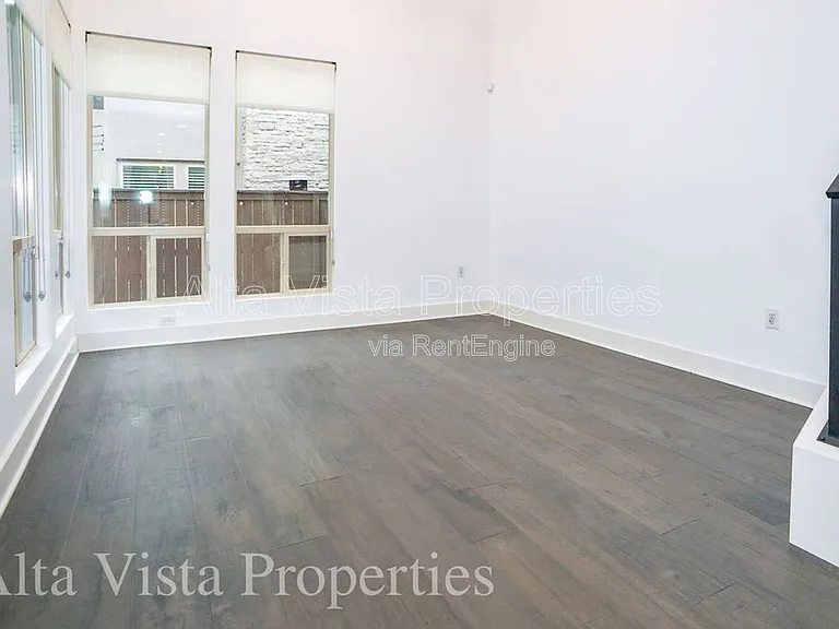 2549 Aperture Cir — Photo 14