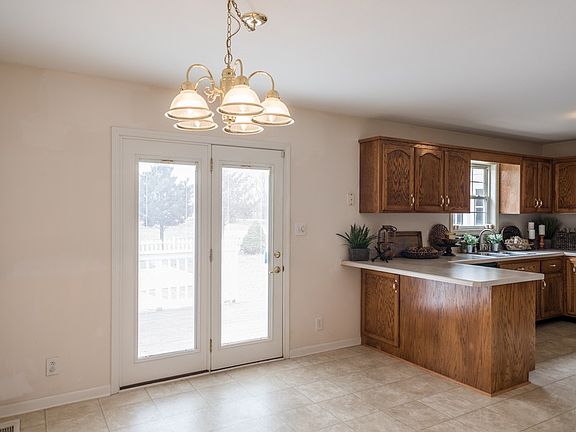 5th image of 1196 Connemara Way