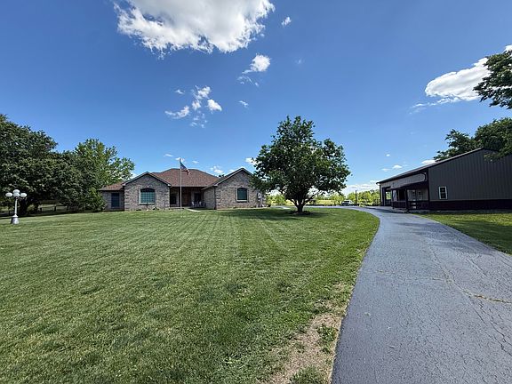 5th image of 334 Adams Hill Dr