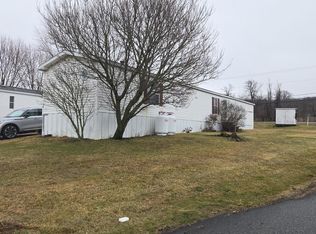 4 Walnut Ct, Fleetwood, PA 19522