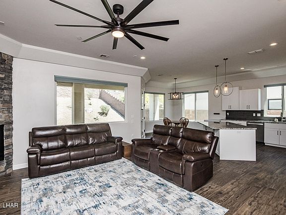 4th image of 8013 Corte Del Lago