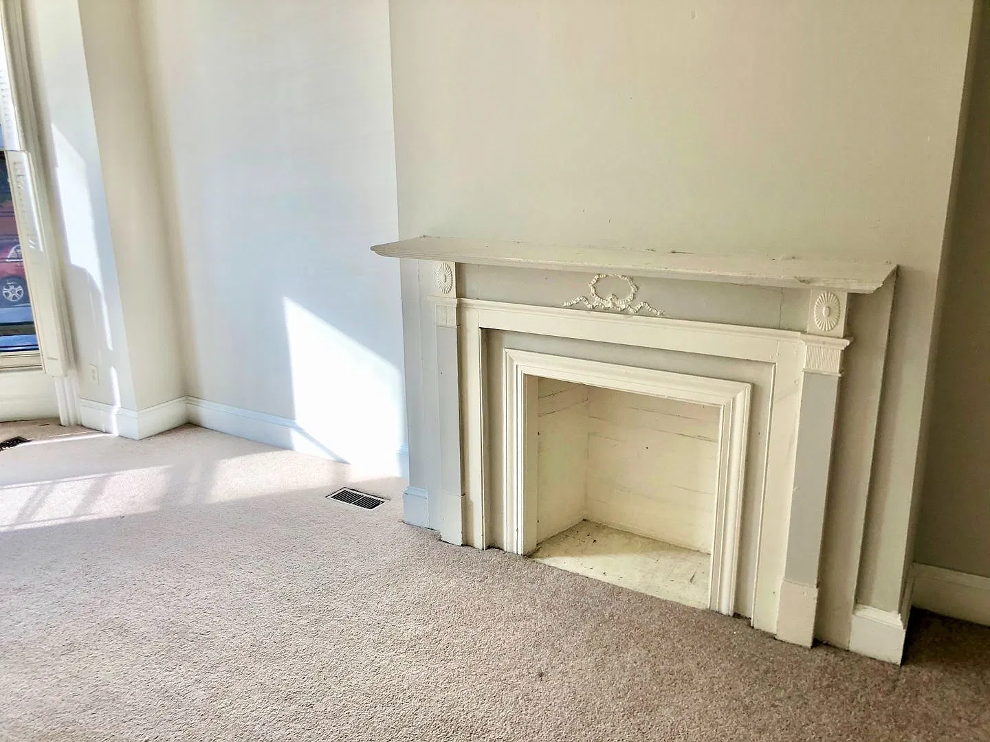 110 E Preston St — Photo 2