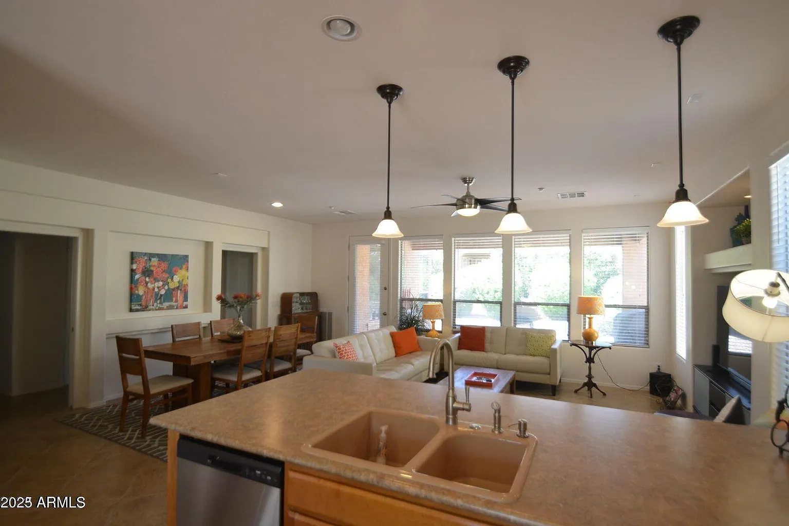 2 bed, 1635 sqft, $2,450 — Photo 4