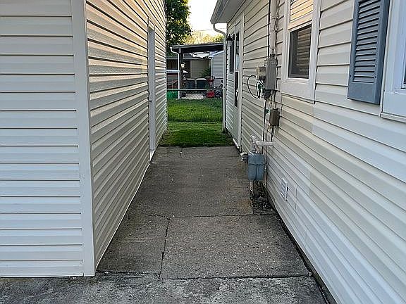 4th image of 206 W Ross St