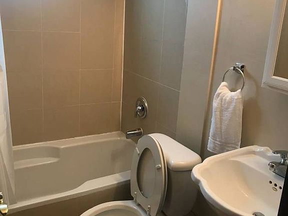 5th image of 1001 E Carson St #6868724