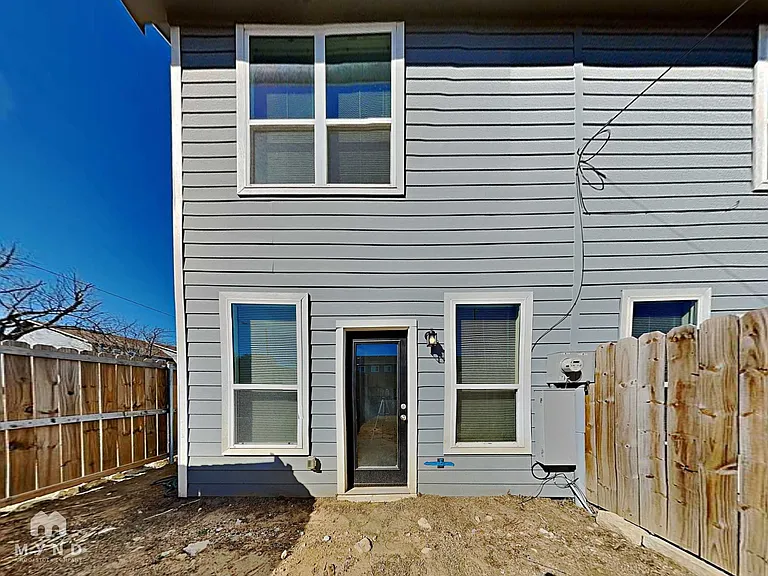 3265 Karen St — Photo 13