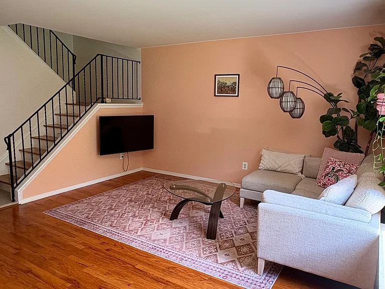 542 Terrace Ln — Photo 6