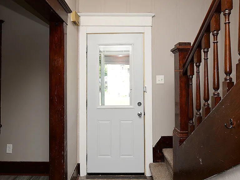 355 Lincoln Ave — Photo 5