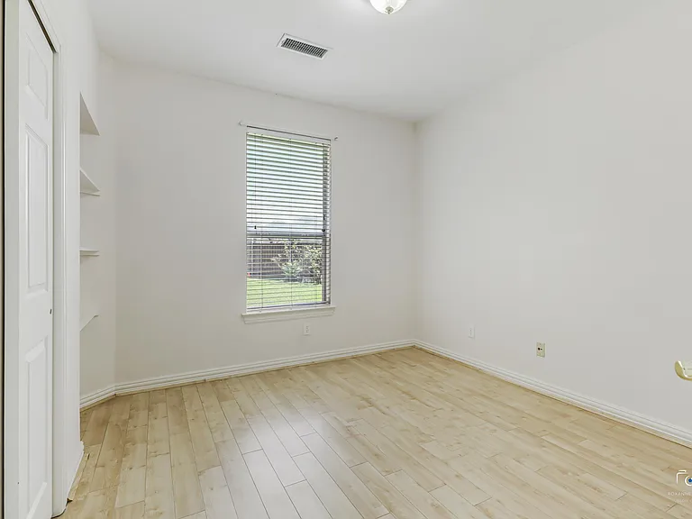609 Sunningdale — Photo 21