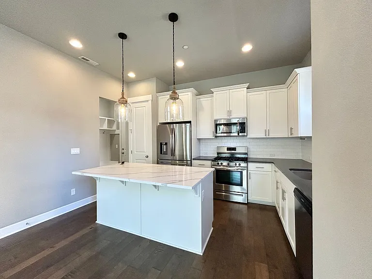 11571 SW Barber St — Photo 16