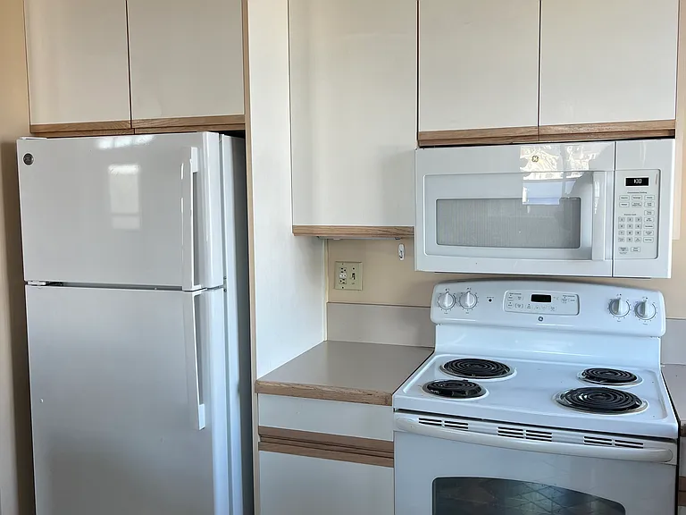 1 W Main St #6 — Photo 16