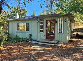 7445 Rapp Ln, Talent, OR 97540