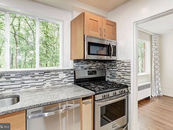 4th image of 10315 Montrose Ave APT 102