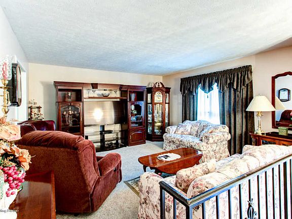 4th image of 3908 Baymeadow Dr