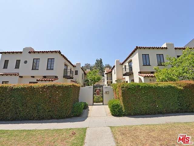 1st image of 2273 N Beachwood Dr