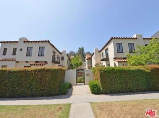 2273 N Beachwood Dr, Los Angeles, CA 90068