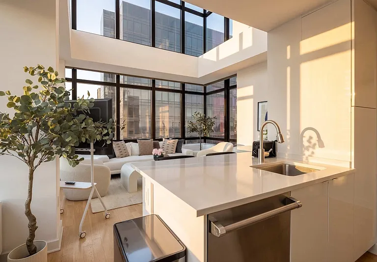 1113 York Ave #PHD — Photo 15