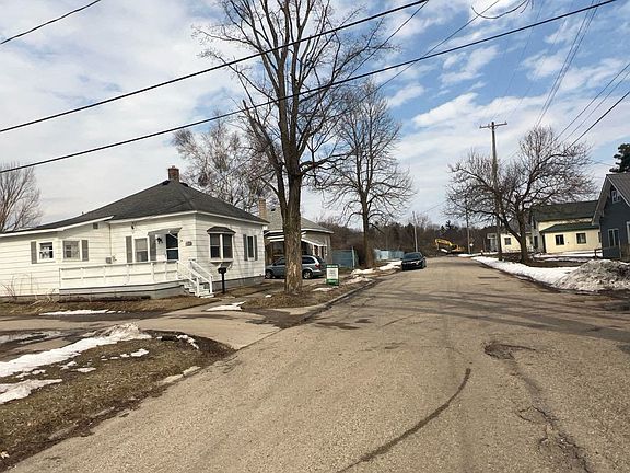 5th image of 138 Mosser St