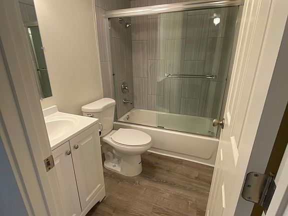 2nd image of 208 B St #B