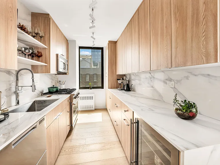 5 E 22nd St #17C — Photo 8