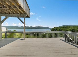 286 Tamerisk Ln, New Windsor, NY 12553