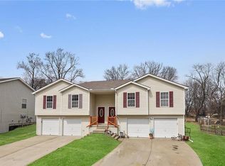 1000 NE 82nd Ter, Kansas City, MO 64118