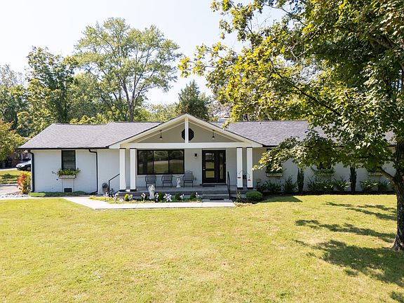3rd image of 1001 Chapel Ct