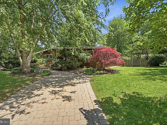 2nd image of 3005 Cedar Hill Rd