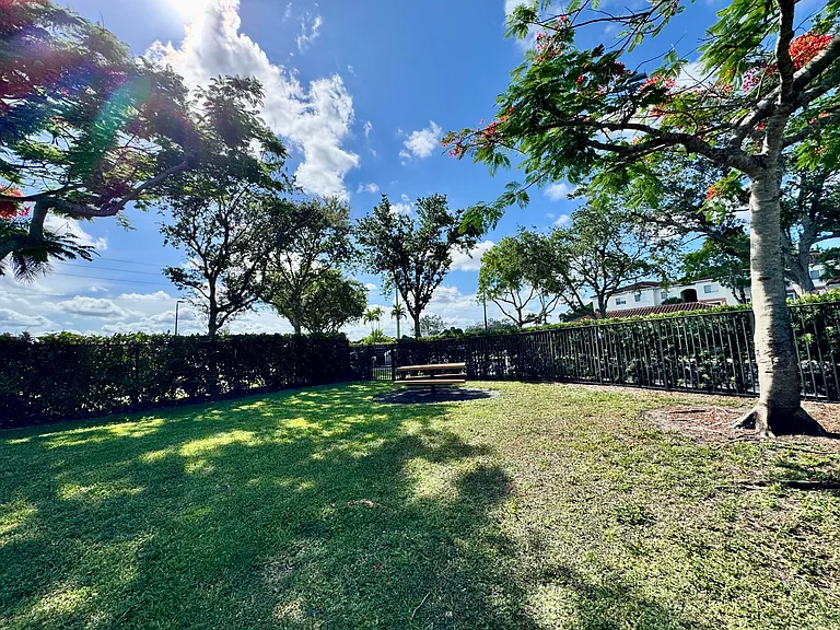 9857 Baywinds Dr #9210 — Photo 43