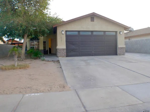 1937 E Krystal St, San Luis, AZ 85336