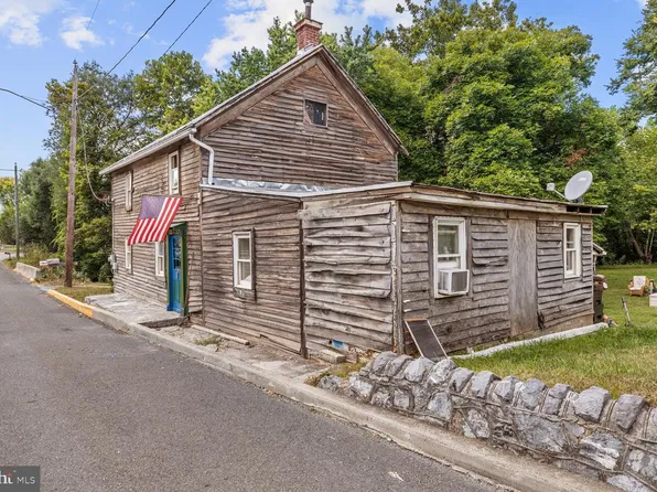 3323 S Main St, Toms Brook, VA 22660