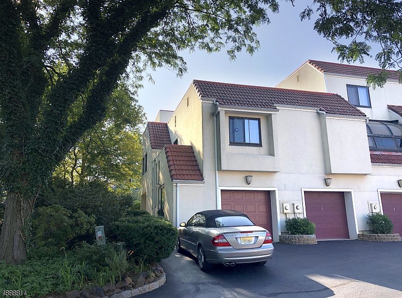 1st image of 18 Cerone Ct