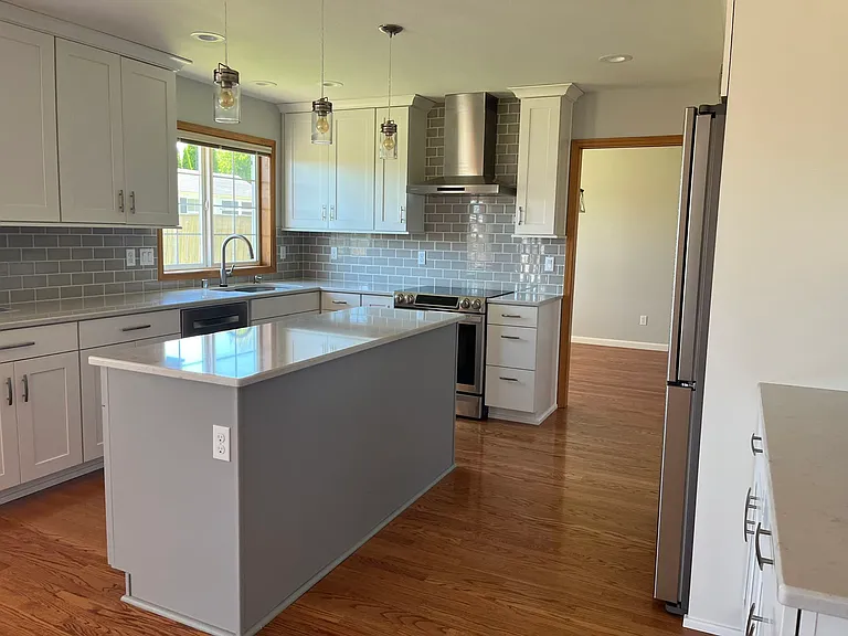 2350 NW 26th Ave — Photo 3
