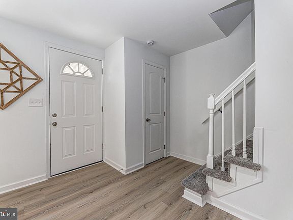 4th image of 1028 Reverdy Rd