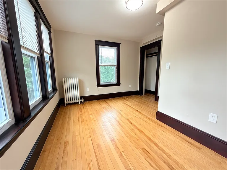 4 Glade St #2 — Photo 8