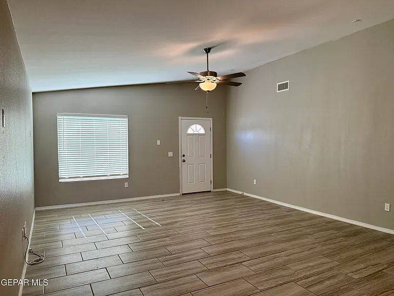 15005 Dream Ct — Photo 2