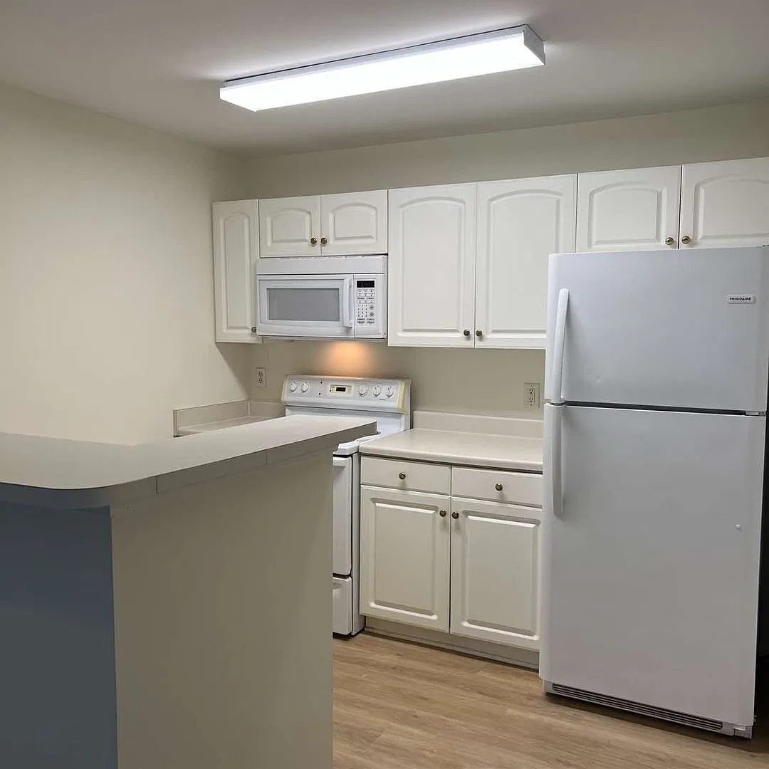 One bedroom, one bath condo, second floor unit In the gated community of Westbury! — Photo 2