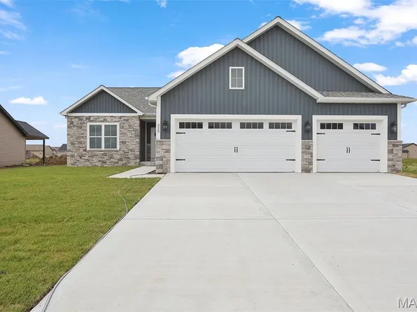 320 Rumsfeld Dr, Troy, IL 62294