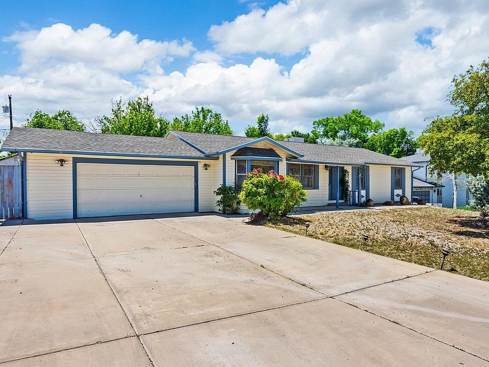 1st image of 715 Ivanhoe Way