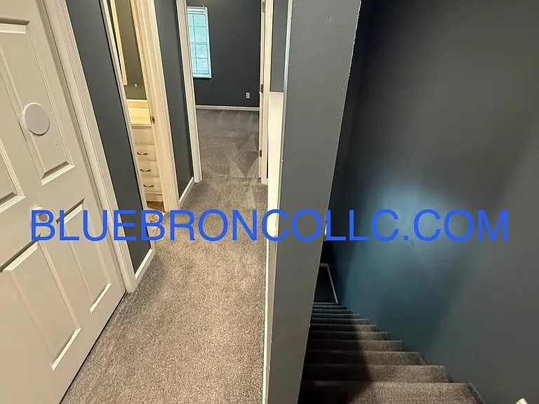 128 SW Oxford Pl — Photo 6