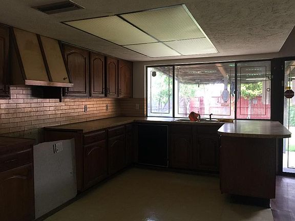 4th image of 10709 Black Walnut Dr