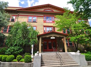 2129 NW Northrup St APT 5, Portland, OR 97210