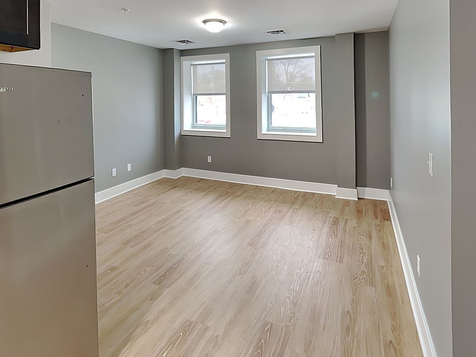 1st image of 311 E Superior St #D
