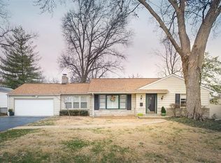 875 Rochdale Dr, Saint Louis, MO 63122